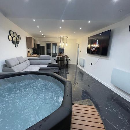 Appartement Hors Du Commun Avec Son Jacuzzi Salies-de-Béarn Buitenkant foto